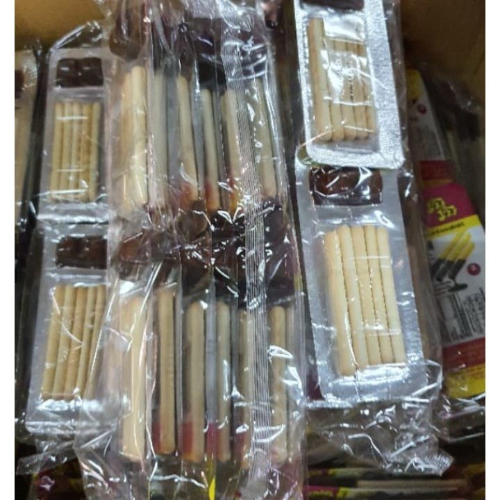 ปังจิ้ม ขนมปังจิ้มช็อคโกแลต แบบซอง 5.5 กรัม x 12 ซอง ขนมเด็ก ขนมโบราณ ขนมถูกๆสงฟรี อร่อยมาก