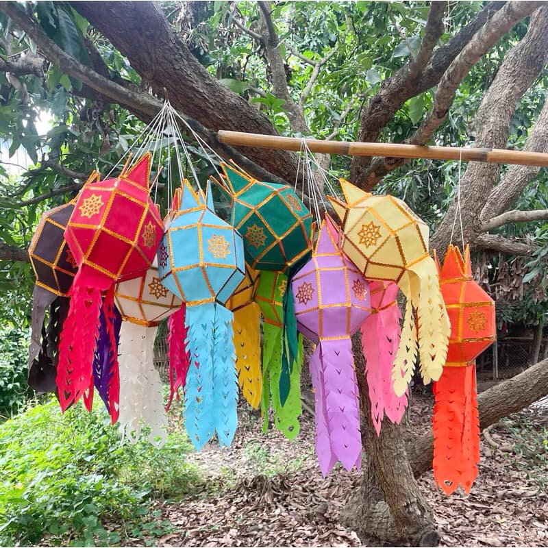พร้อมส่งค่ะ โคมล้านนา โคมผ้าล้านนา 6 นิ้ว 8 นิ้ว โคมแสนดวงผ้าโทเรสีสดใส