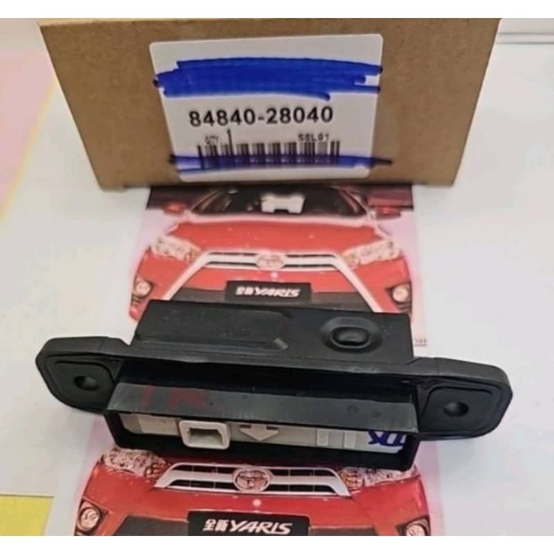 สวิตซ์ไฟฟ้าเปิดฝาท้าย toyota yaris รุ่นมีหนวดและไม่มีหนวด สินค้าใหม่รับประกัน 3 เดือน โปรโมชั่น