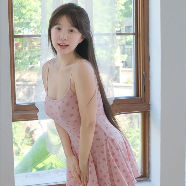 น้องสาวอ้วนเซ็กซี่กระโปรงความปรารถนาบริสุทธิ์บริสุทธิ์สีขาวบางกระโปรงแขวนฤดูร้อนบางขนาดใหญ่ 300 catties ชุด